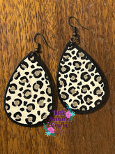 Load image into Gallery viewer, Earrings-Light Leopard Print
