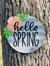 Load image into Gallery viewer, Floral Round Spring Door Hanger
